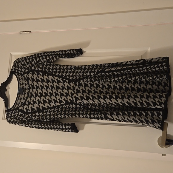 Midi wool houndstooth pattern dress - Picture 1 of 1